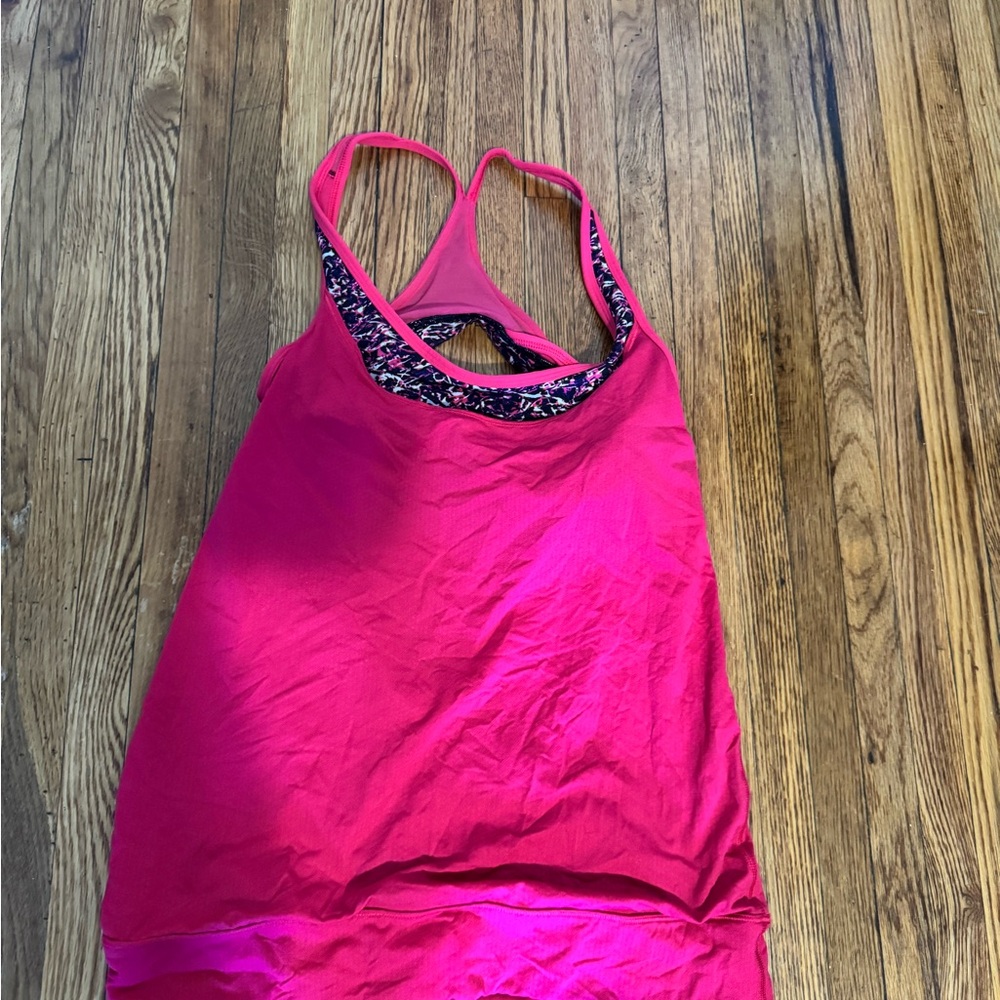 Lululemon tank
